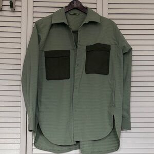 Lululemon Athletica Green Shirt Jacket with Dark Green Pockets